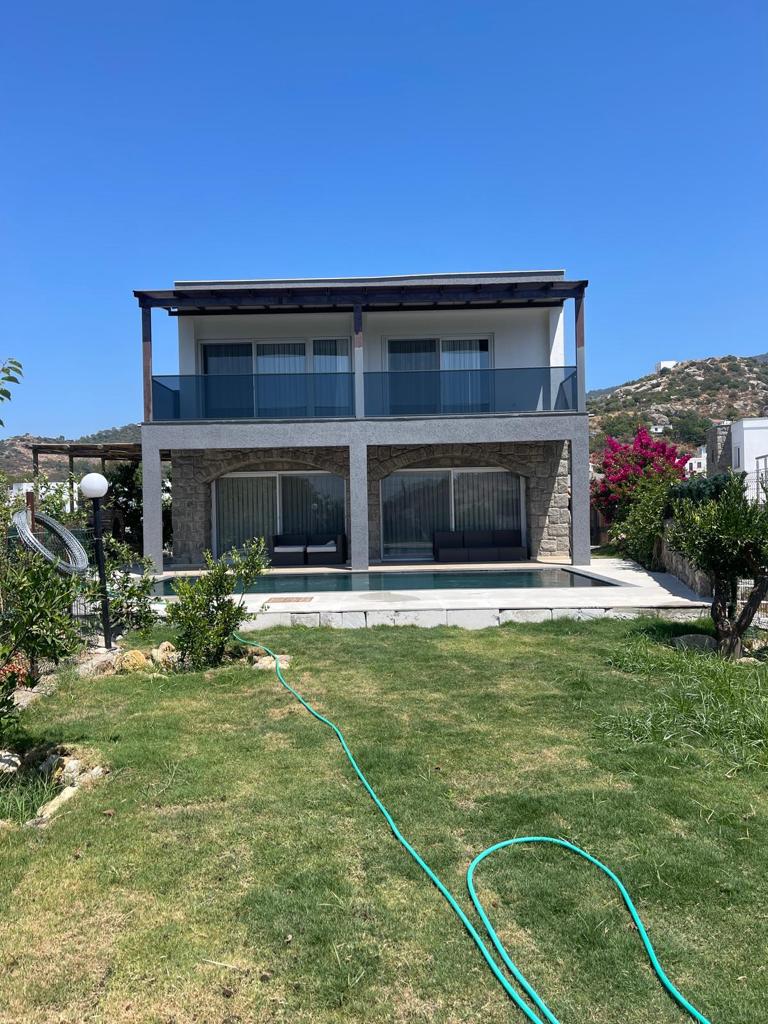 014 / Gökçebel’de 4+2 Havuzlu Villa