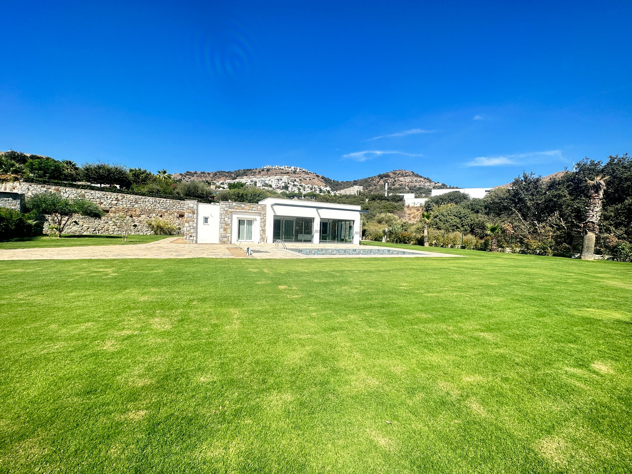 036 / Gümüşlük’te 3+1 10 adet Taş Ev