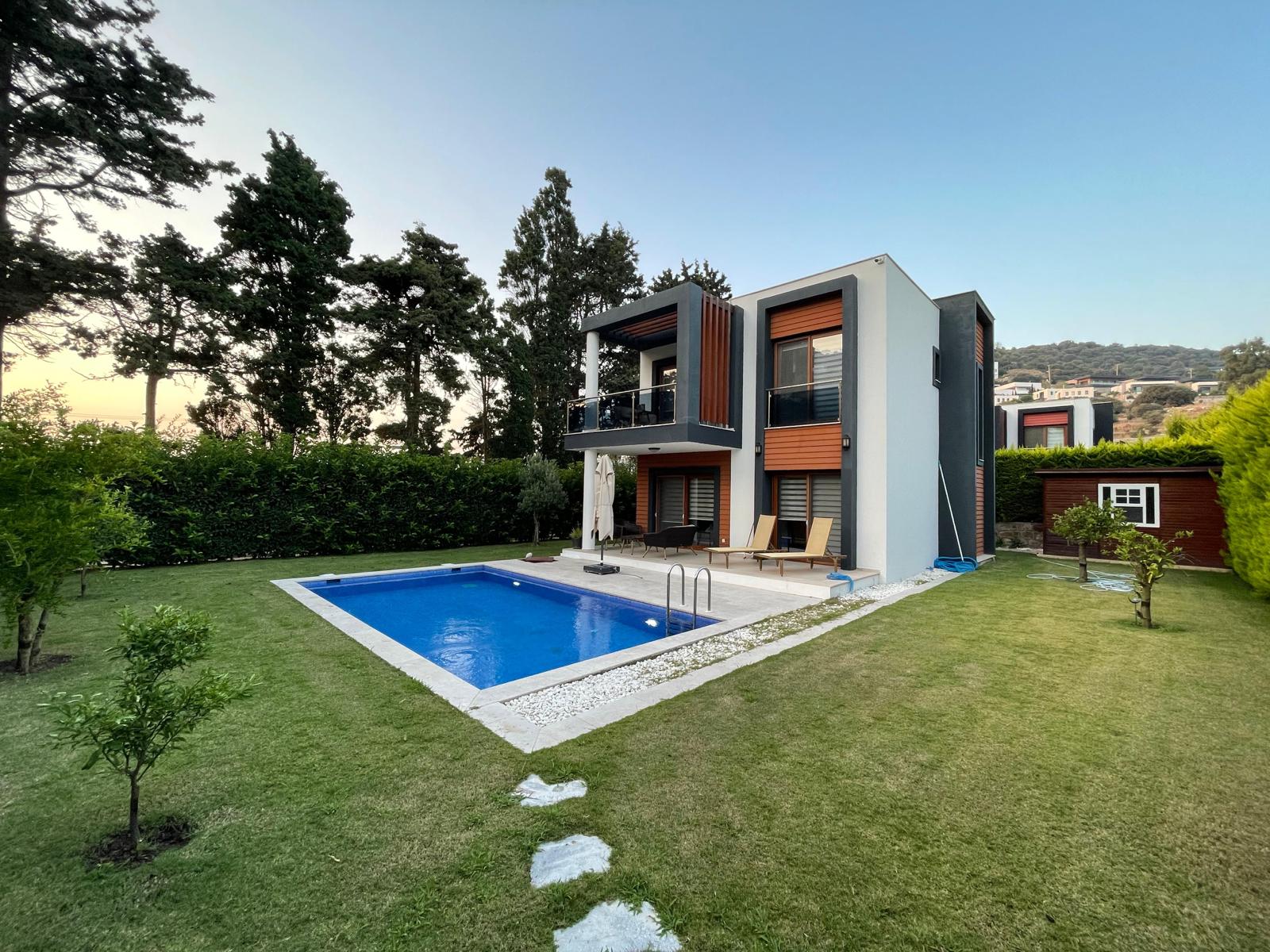 039 / Yalıkavak’ta Deniz ve Doğa Manzaralı Villa